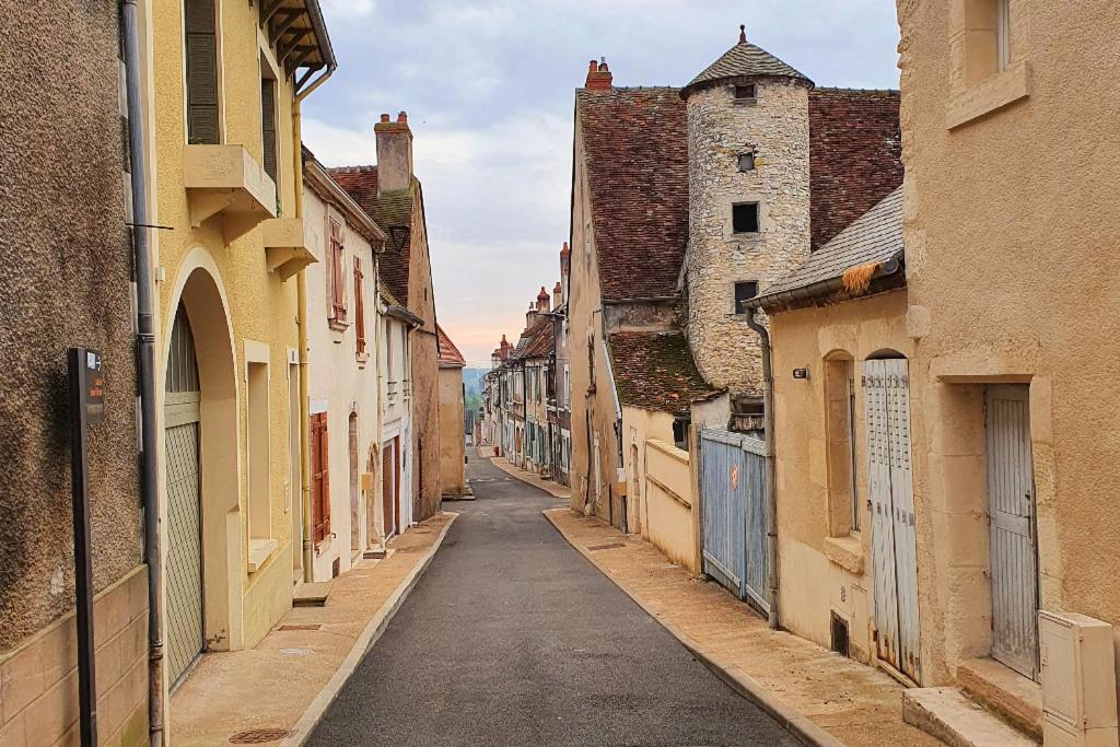 Larbrenville Gites Citadins En Centre-Ville Historique La Charite Bagian luar foto