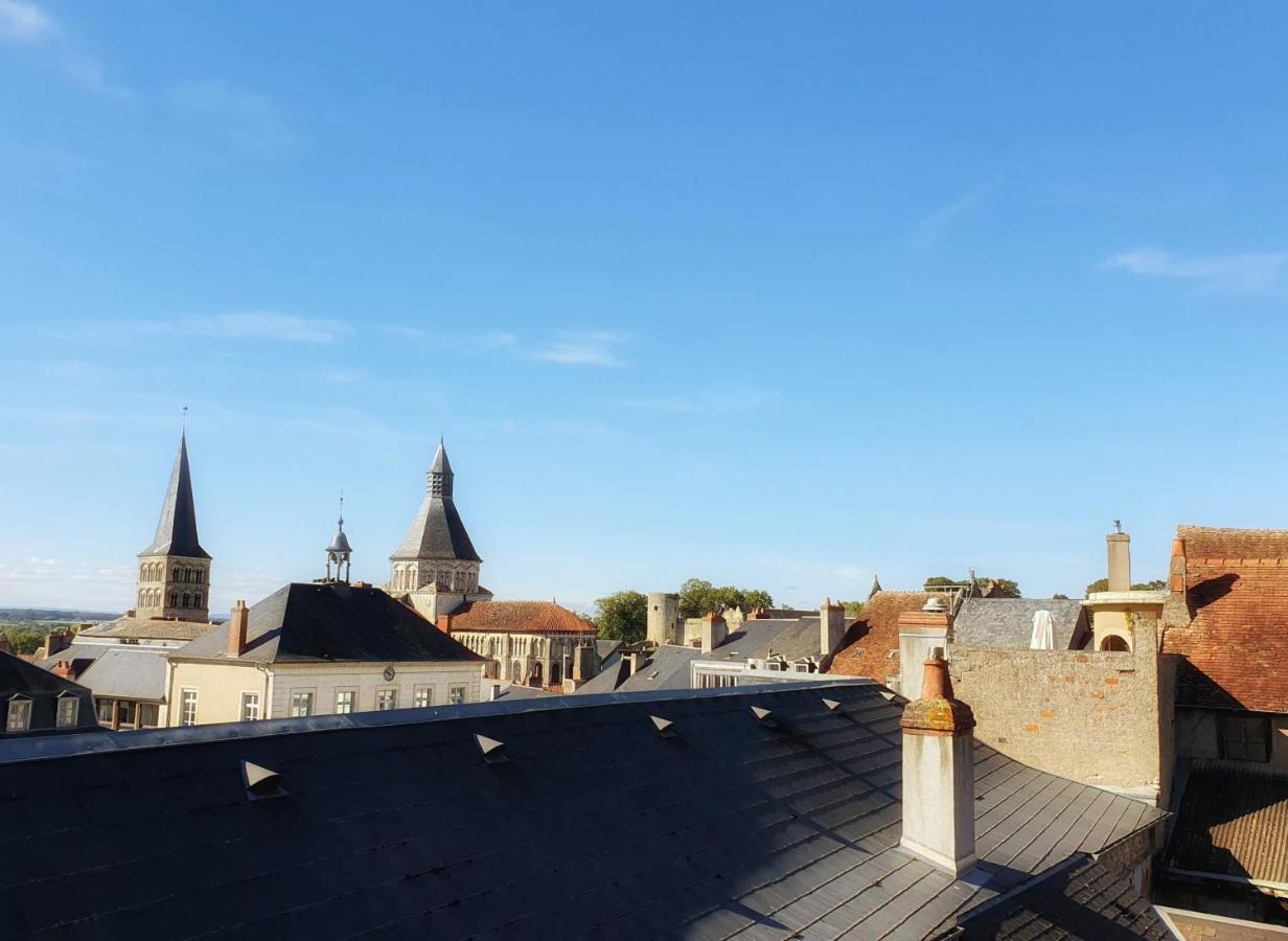 Larbrenville Gites Citadins En Centre-Ville Historique La Charite Bagian luar foto